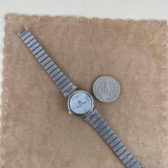 Ahoy! This is a beautiful vintage ladies watch by Daniel Mink nautical flag moti - Picture 9 of 9